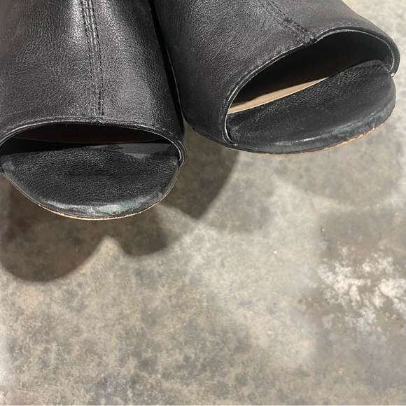 Vince Camuto- SZ 7 Black Leather Addiena Ankle Boot Peep Toe - Picture 7 of 12